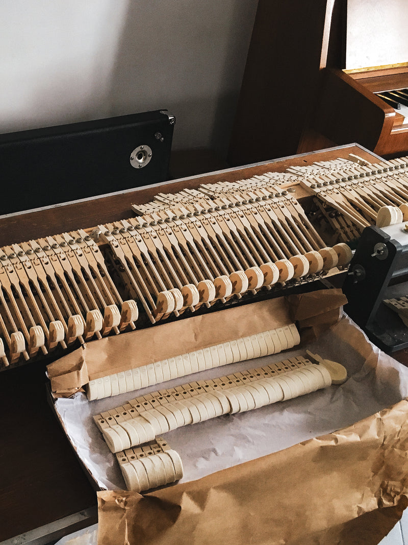 Pieces detachees et accessoires pour lentretien et la reparation de claviers et pianos proposes par Accord and Co