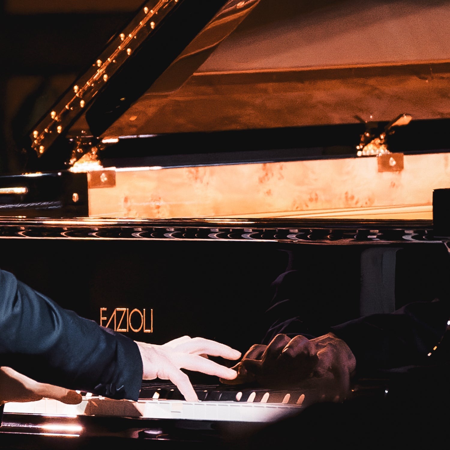 Entretien restauration et vente de pianos acoustiques réalisés par Accord and Co à Annecy en Haute Savoie et en Suisse romande