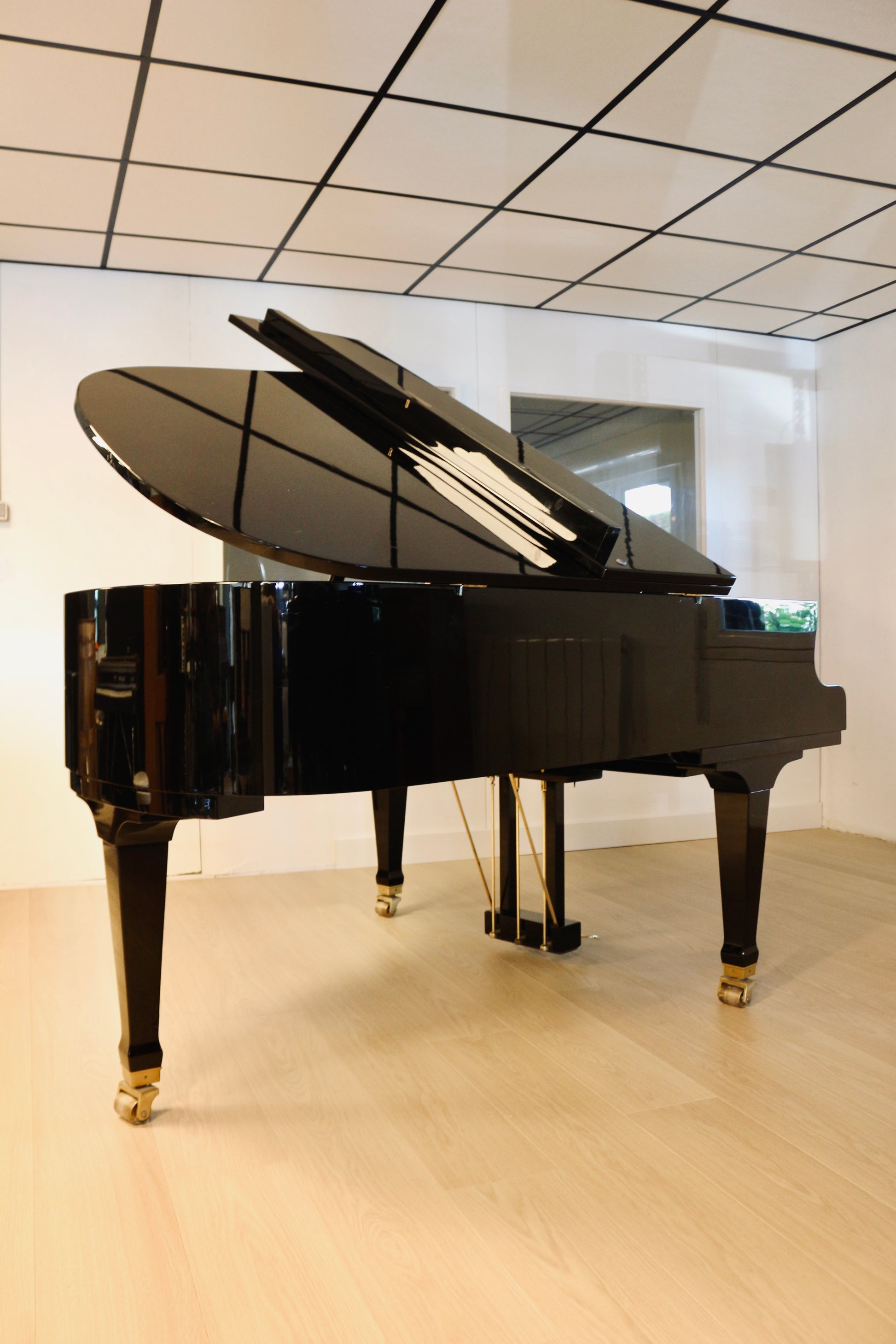 C. Bechstein 190 piano à queue disponible en France et en Suisse