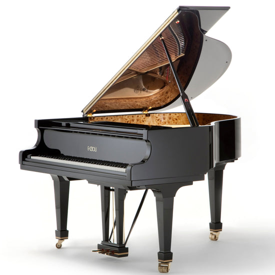 Piano à queue neuf Fazioli F156 vue trois-quarts, disponible chez Accord & Co en Rhône-Alpes
