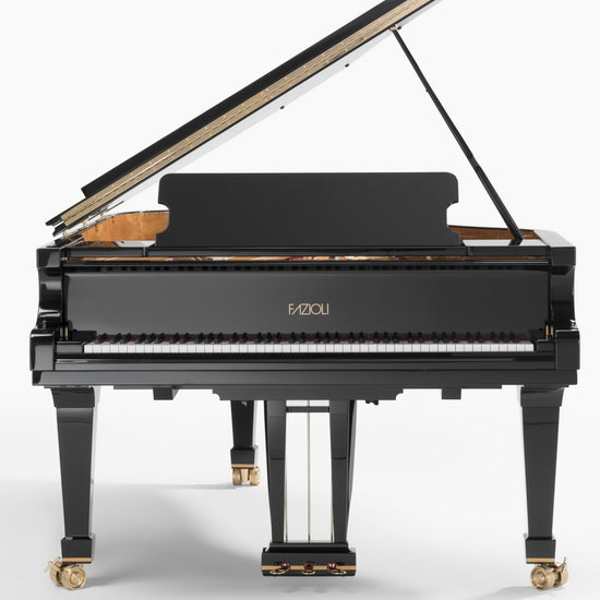 Vue de face du Fazioli F198, piano à queue neuf de 198 cm proposé à la vente par Accord & Co