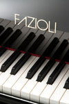 Clavier et logo Fazioli du F308, piano à queue de concert neuf à vendre chez Accord & Co en Rhône-Alpes