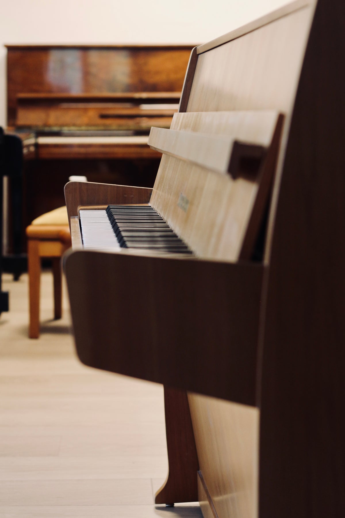 Piano allemand Grotrian-Steinweg 100 d’occasion à vendre chez Accord & Co