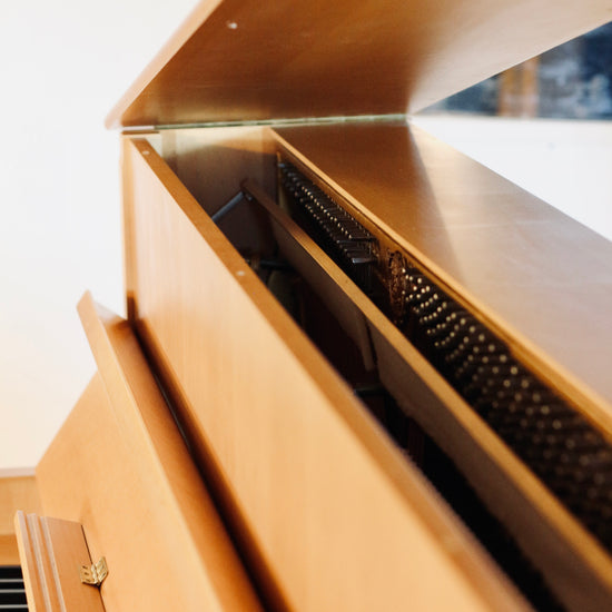 Piano acoustique Legnica 116 finition bois clair d'occasion