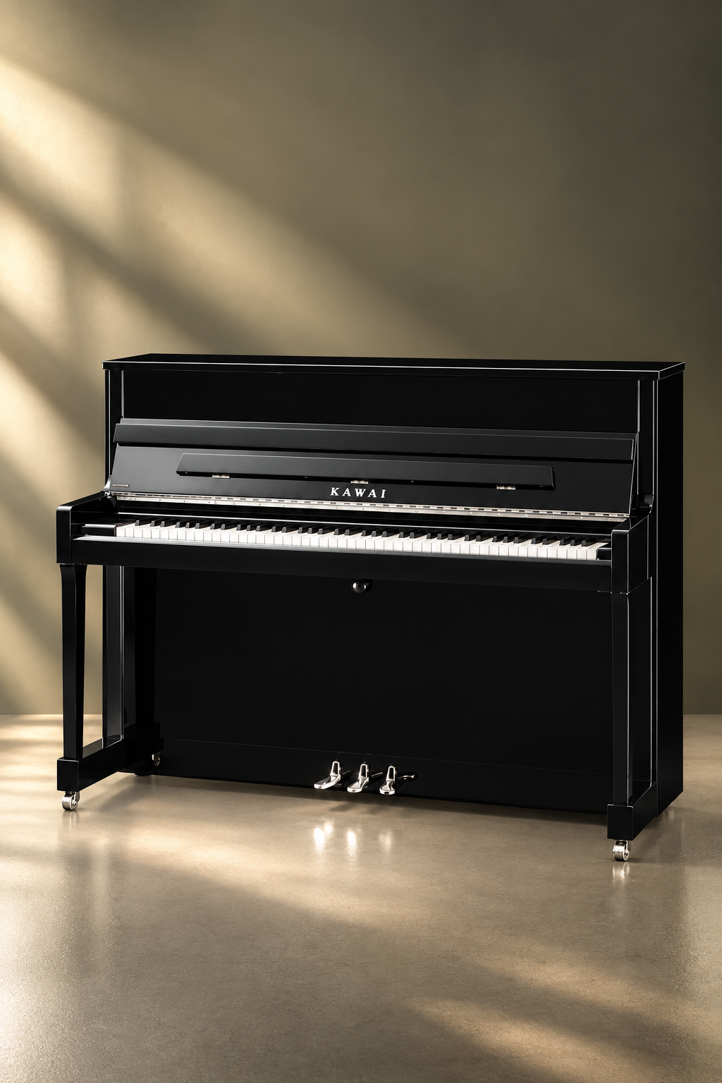 Piano droit Kawai K-200 114 cm noir poli avec finitions Silver
