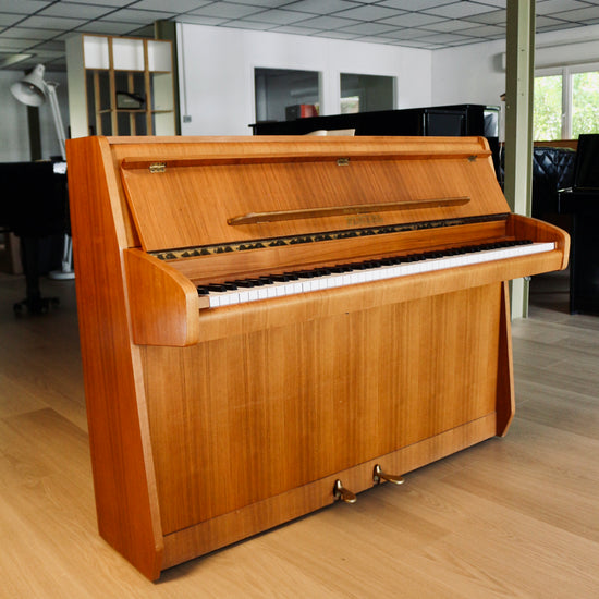 Vue de face du Pleyel 105, piano droit d’occasion à vendre en Rhône-Alpes chez Accord & Co