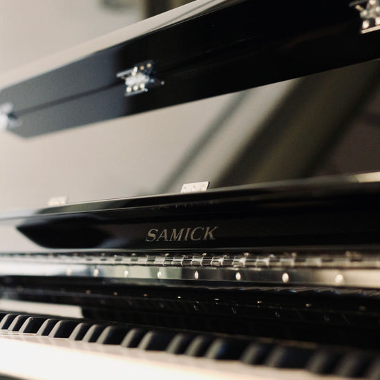 Samick JS115 EB Cosmo piano droit de fabrication coréenne