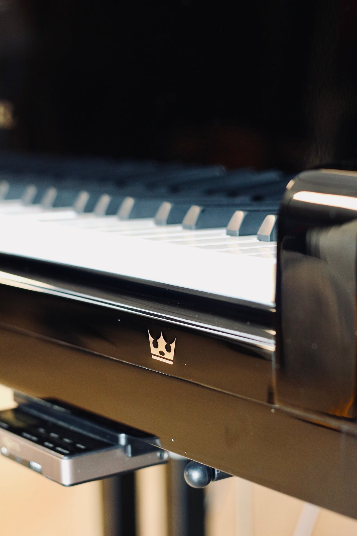 Clavier du Seiler 206, piano demi-queue d’occasion en vente chez Accord & Co en Rhône-Alpes