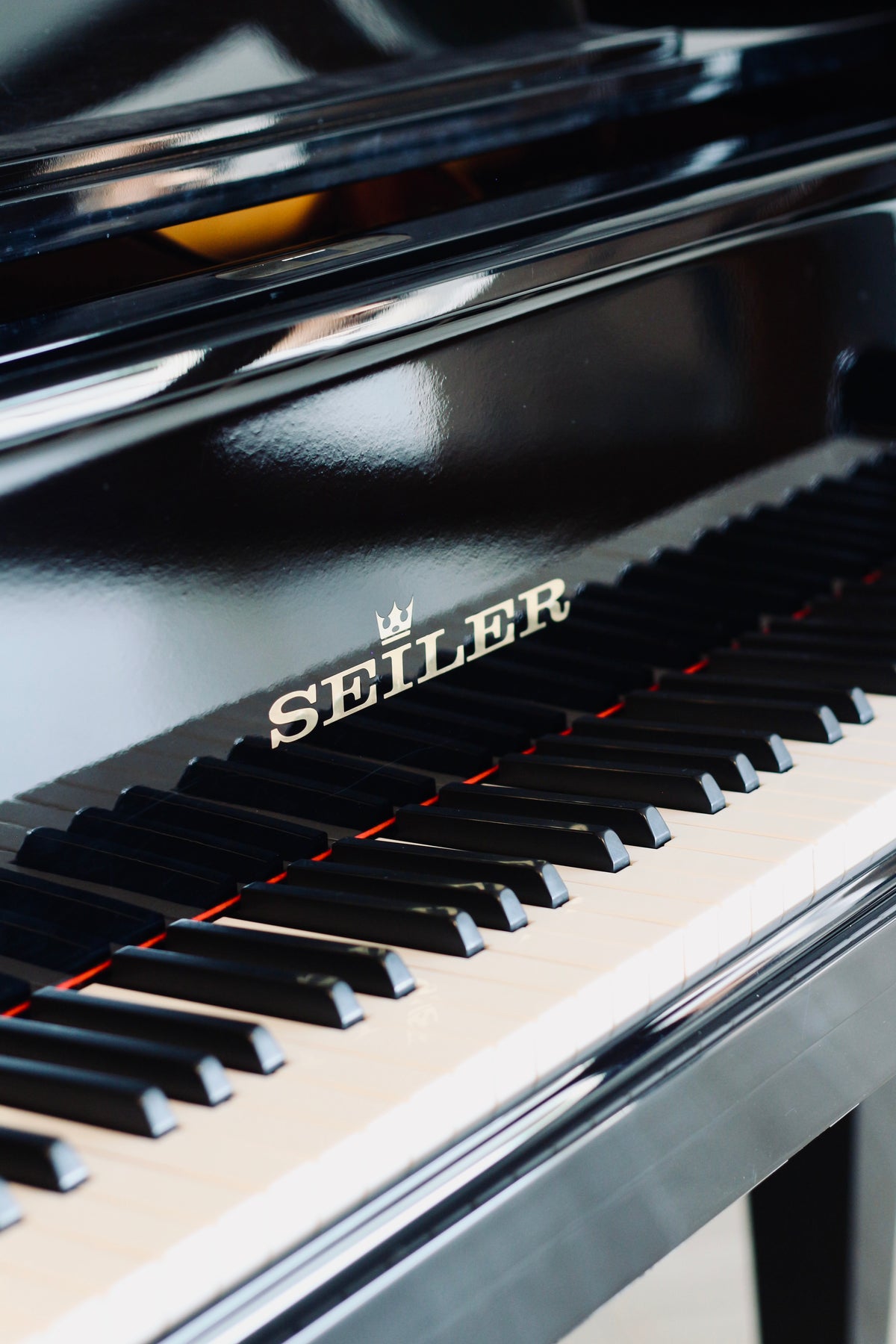 Clavier du piano à queue Seiler 206 d’occasion à vendre chez Accord & Co