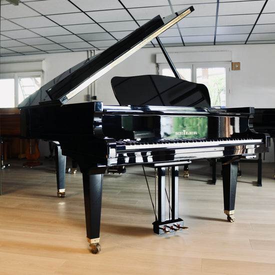 Vue d’ensemble du piano à queue Seiler 206 d’occasion proposé à la vente par Accord & Co