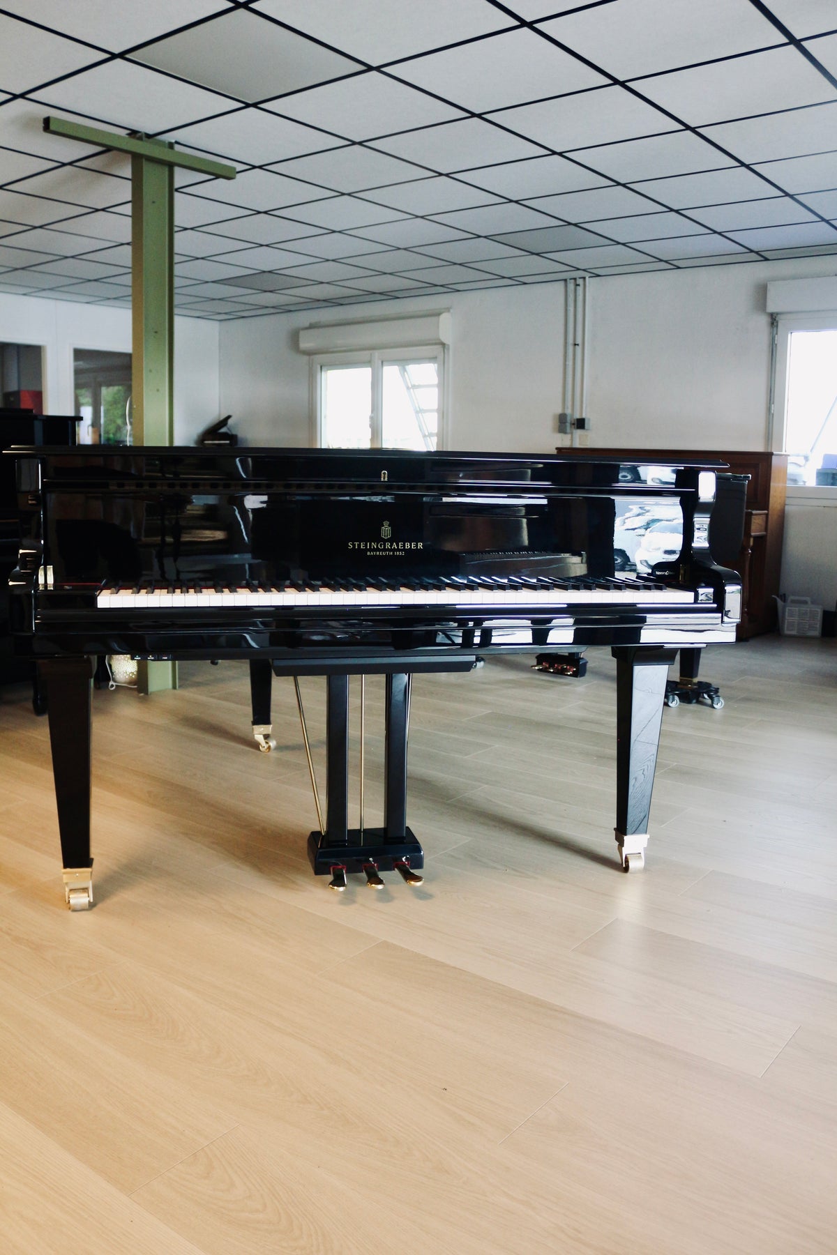 Vue d’ensemble du Steingraeber & Söhne A-170, piano à queue d’occasion proposé par Accord & Co