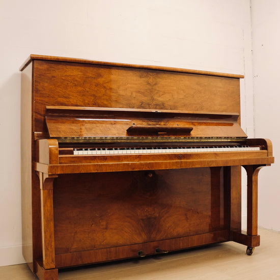 Steinway & Sons Modèle V de 1934 en placage acajou, piano d’occasion proposé par Accord & Co