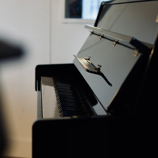 Yamaha C108 piano d'occasion préparé et révisé