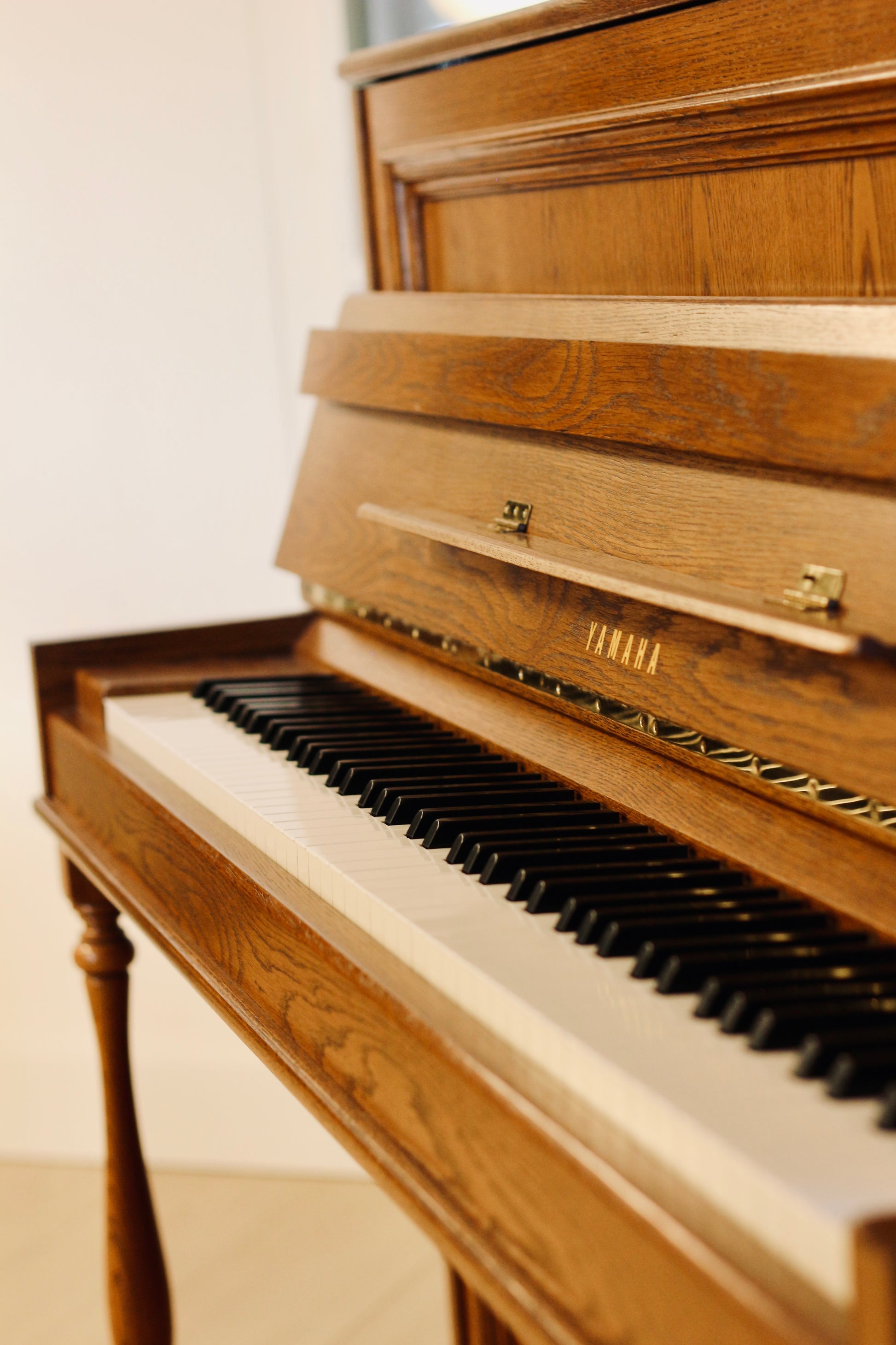 Clavier du Yamaha P2 piano droit d'occasion préparé dans nos ateliers