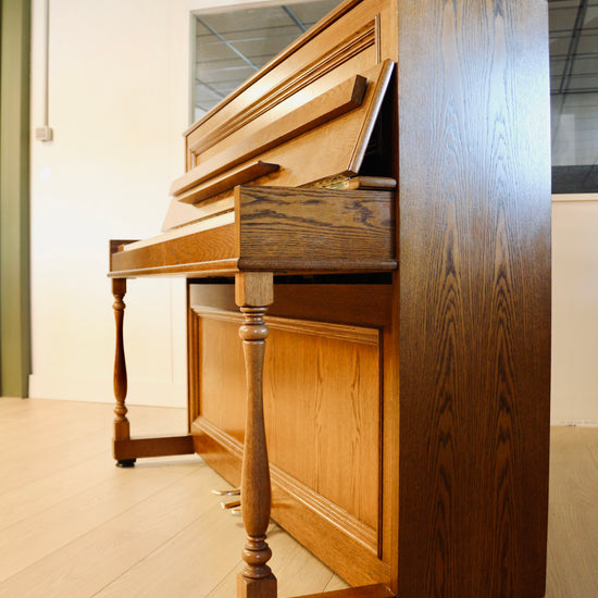 Piano acoustique Yamaha P2 d'occasion en finition noyer naturel