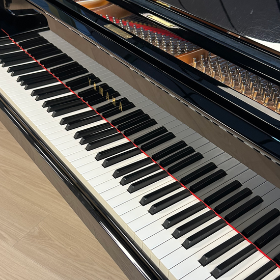 Clavier Ivorite et ébène du Yamaha S6, piano à queue d’occasion proposé par Accord & Co