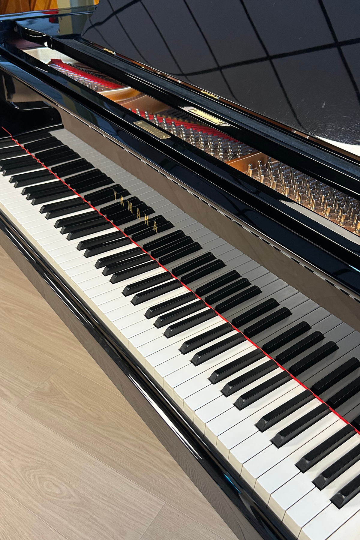 Clavier Ivorite et ébène du Yamaha S6, piano à queue d’occasion proposé par Accord & Co