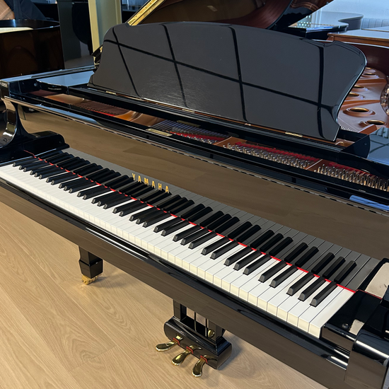 Clavier du piano à queue Yamaha S6 d’occasion disponible chez Accord & Co en Rhône-Alpes