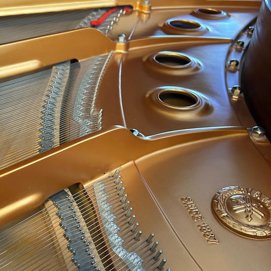 Intérieur du piano à queue Yamaha S6 d’occasion disponible à la vente chez Accord & Co